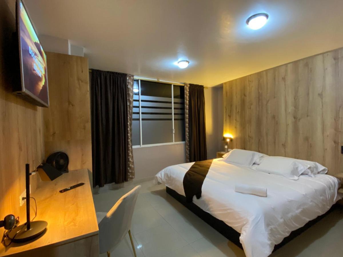 Hotel Wampushkar Zamora Екстериор снимка